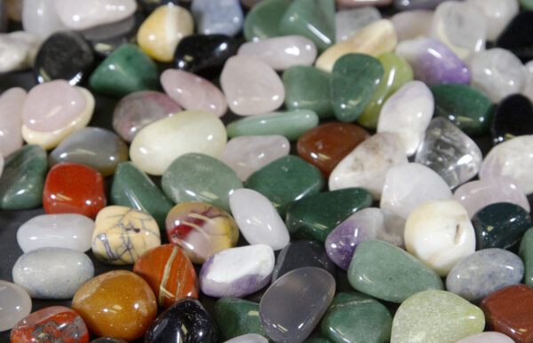 Pile of Natural Assorted Tumbled Stones 1lb