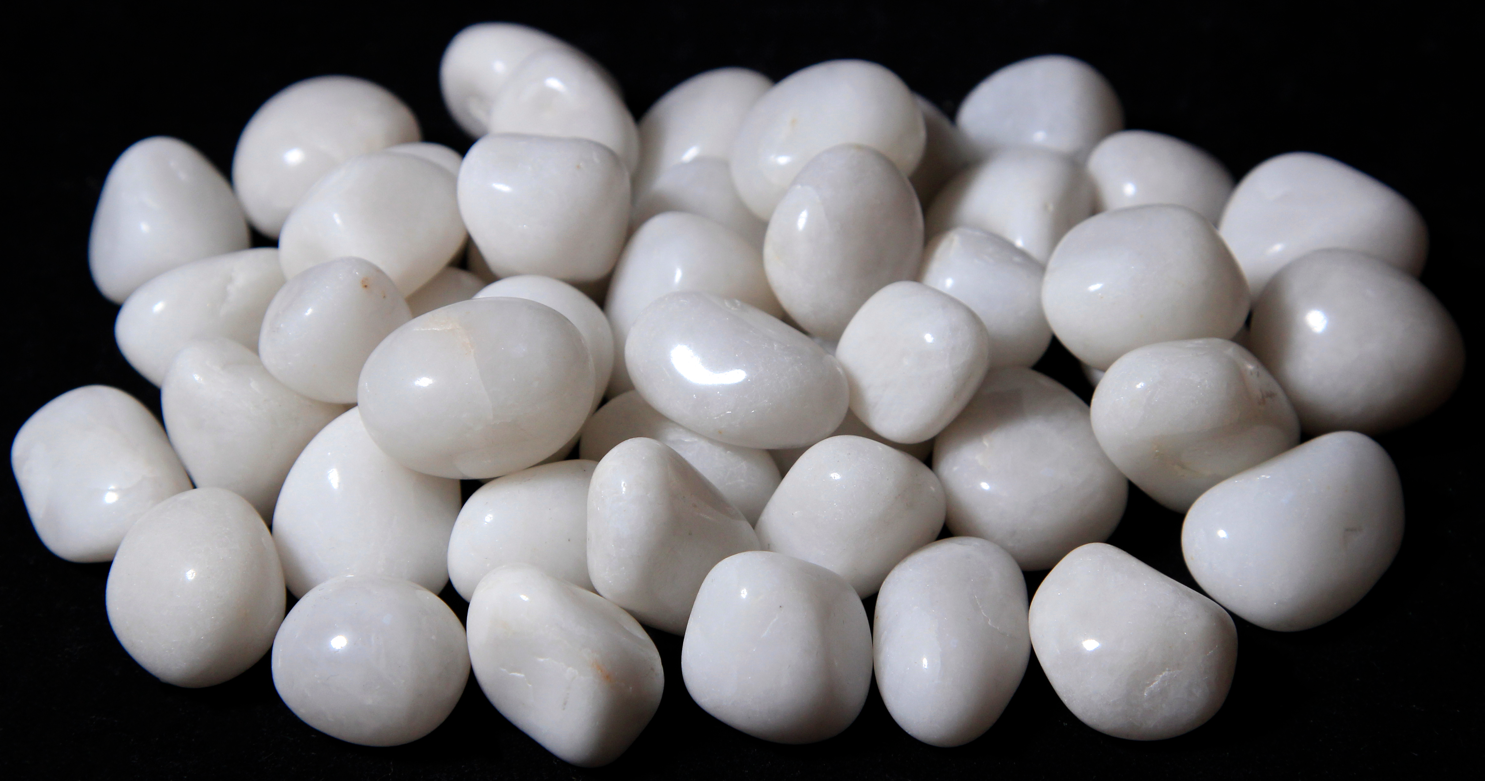 1lb Tumbled Small White Agate (19mm-25mm) - Kids Love Rocks