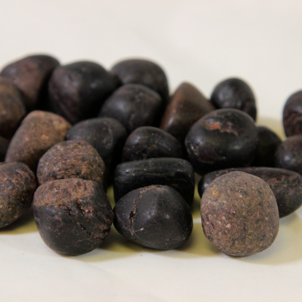 1lb of Tumbled Garnet, Small (19mm-2This tumbled mix makes the perfect vase filler or decorative bowl filler!5mm)