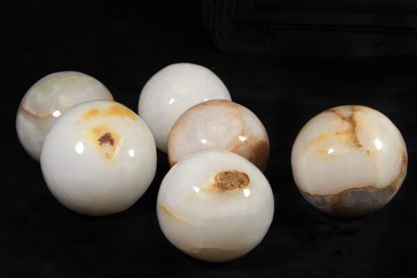 Set of several egg-shaped onyx marbles