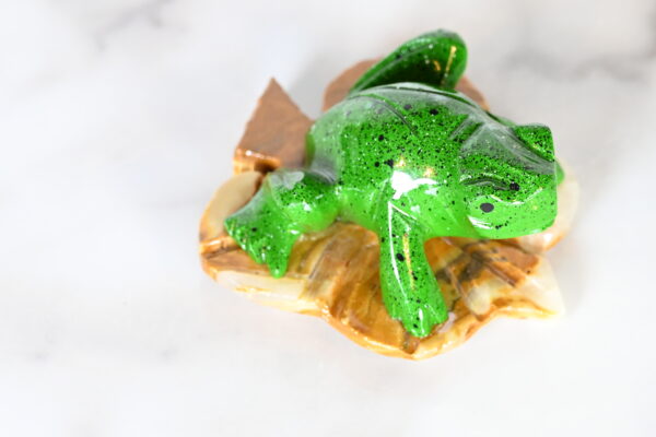 Green Marble Frog on Leaf 2" top view