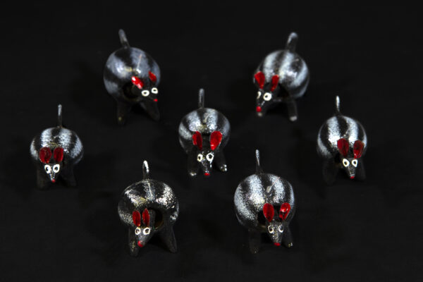 Set of several LooseNeck Skunks Figurines front
