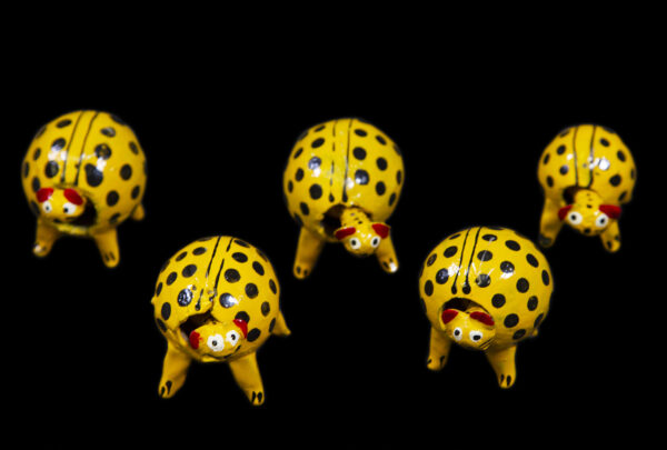 Yellow LooseNeck Cheetah Figurines front