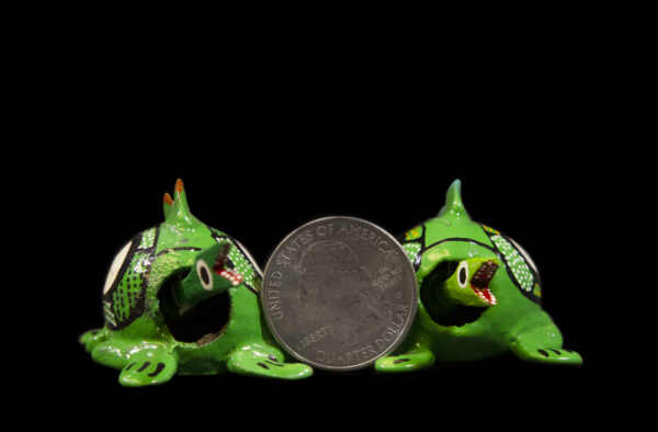 Green LooseNeck Reptile Figurines with quarter size comparison
