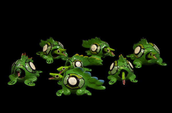 Green LooseNeck Reptile Figurines side
