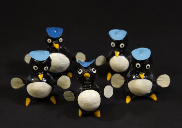 LooseNeck Penguin Figurines top