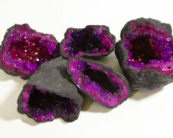 assorted pink/purple dyed geodes